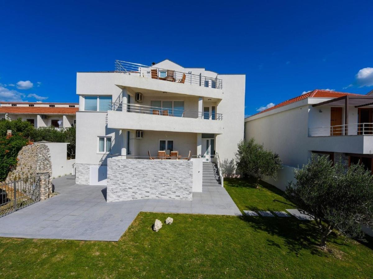 Modern Villa In Nin With Terrace 外观 照片