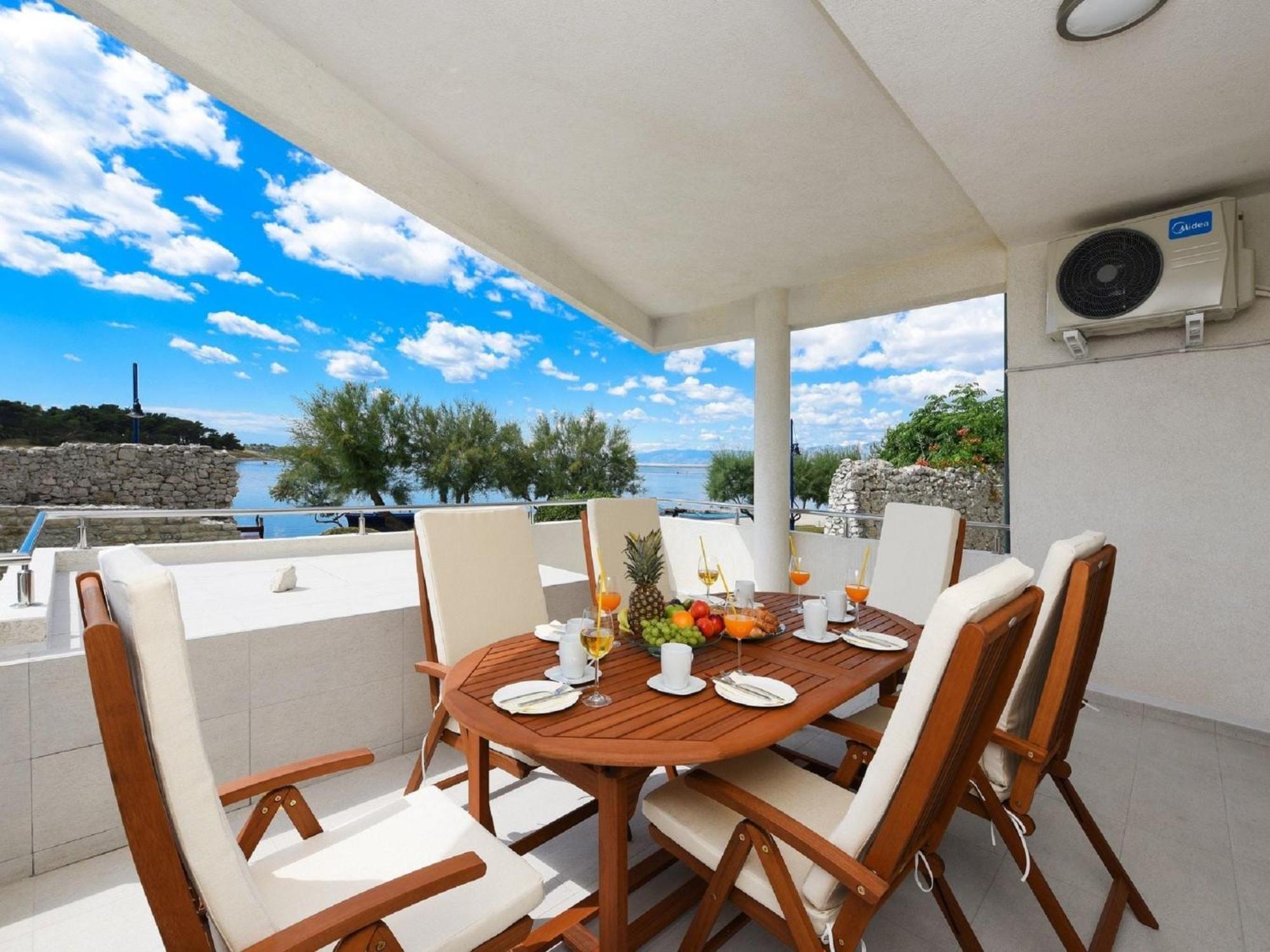 Modern Villa In Nin With Terrace 外观 照片