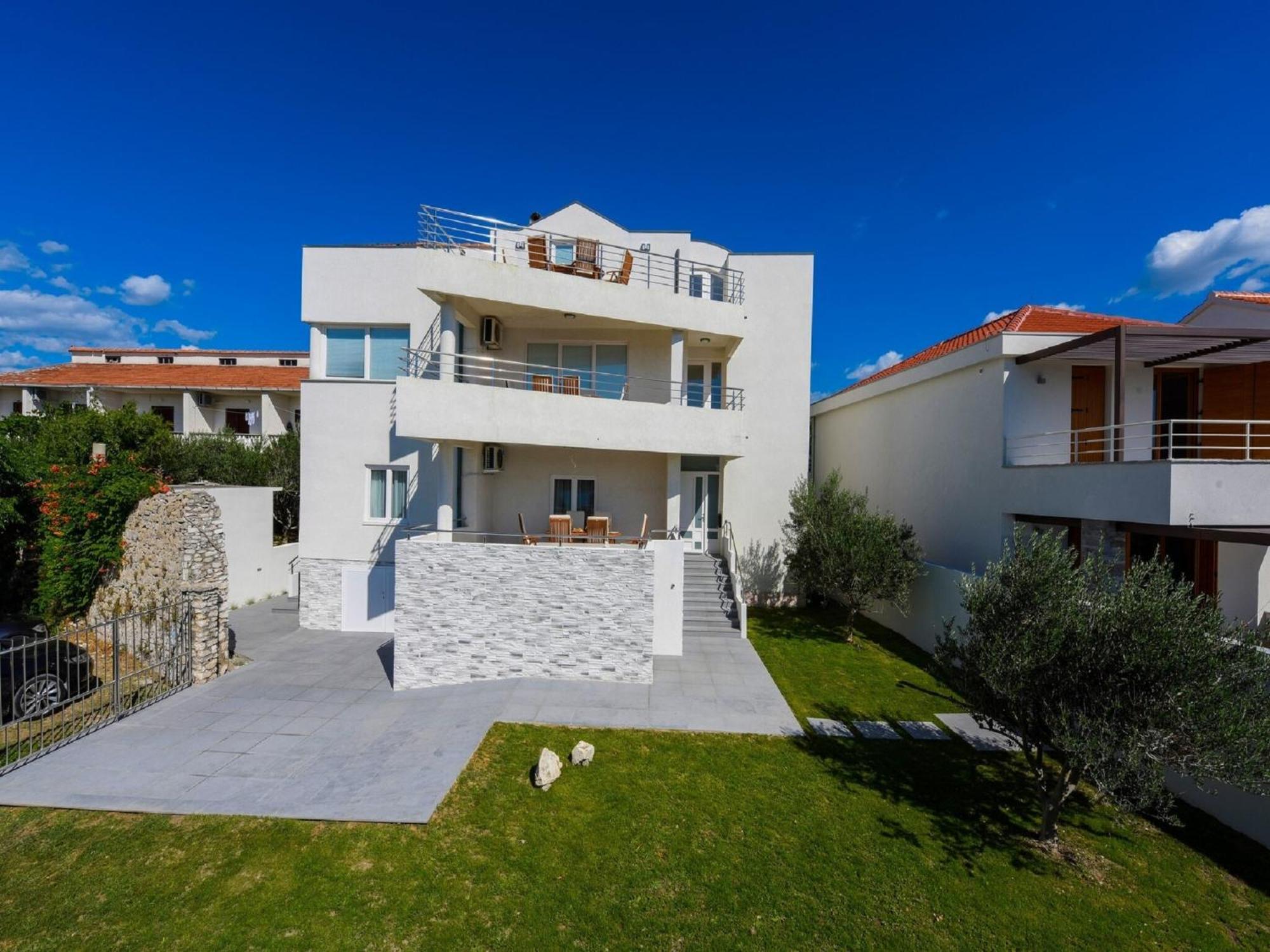 Modern Villa In Nin With Terrace 外观 照片